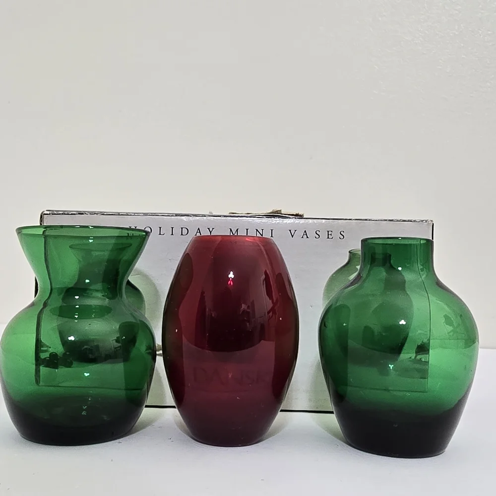 boxed DANSK‎ Mini Holiday Vases Set Glass Red Green Christmas Holiday Home Decor